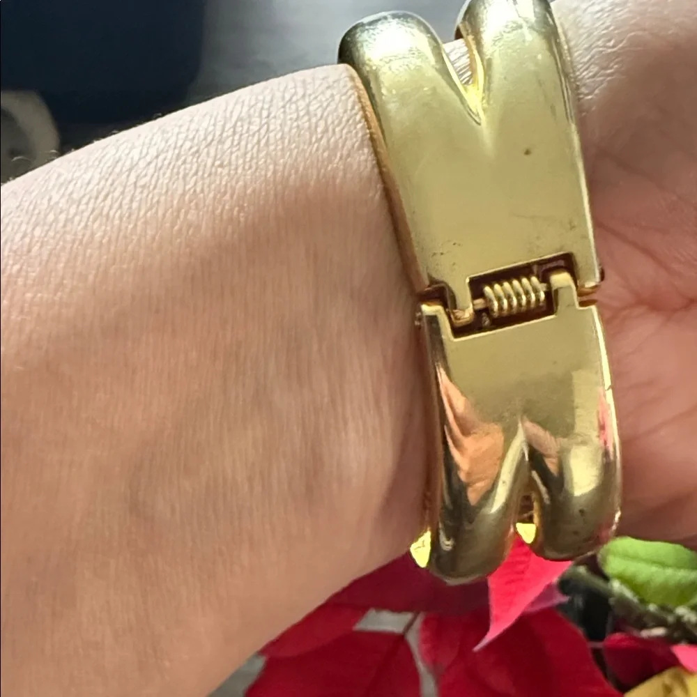 Elegant Gold Cuff Bracelet